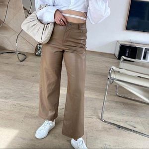 NWT eli relaxed vegan leather trousers in latte